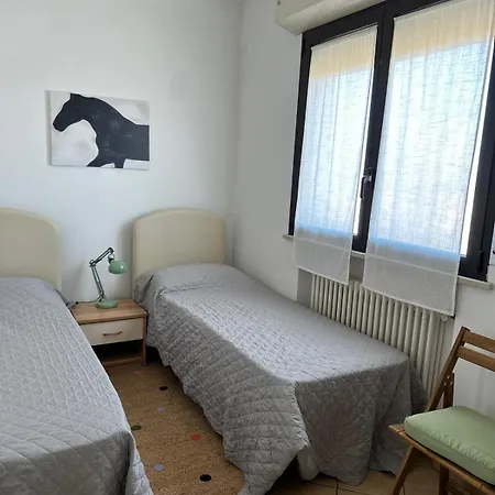 Lägenhet Ottoemezzo Int 2 Rimini